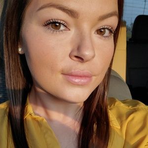 Meet your Posher, Liz